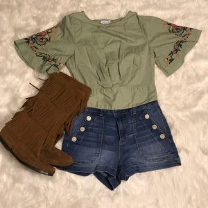 Isa & Ella tie back crop top sz S